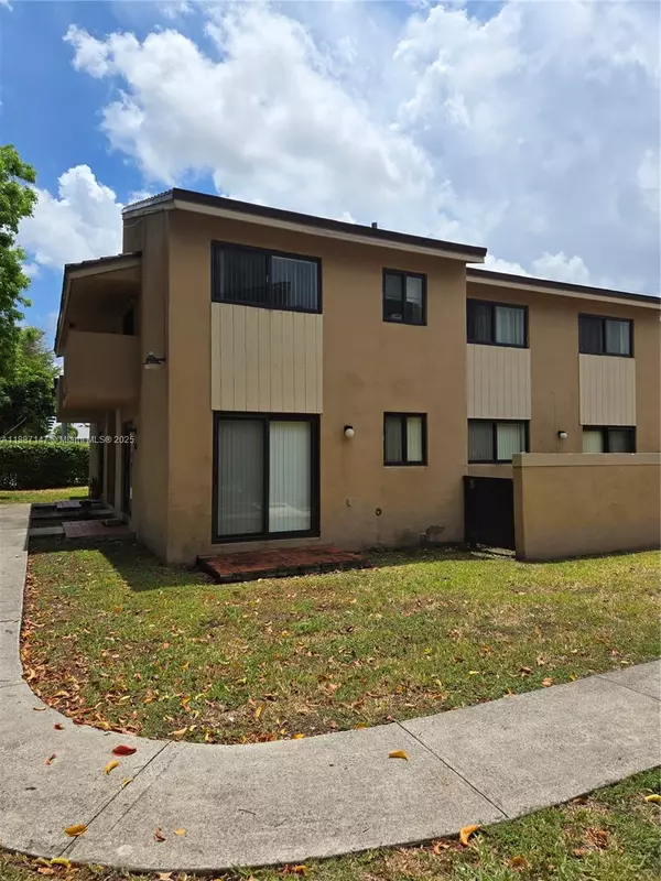 15425 SW 80th St #205-12, Miami, FL 33193
