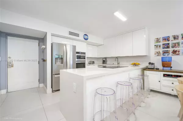 Key Biscayne, FL 33149,55 Ocean Lane Dr #3020