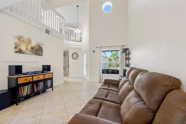 Sunrise, FL 33326,208 SW 159th Ln