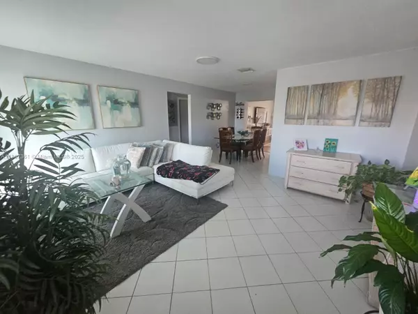 Tamarac, FL 33319,5010 NW 51st Ct