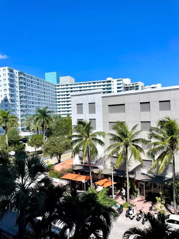 Miami Beach, FL 33139,899 West Ave #5C