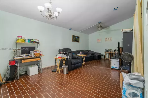 Sunrise, FL 33322,9655 NW 26th Ct #2