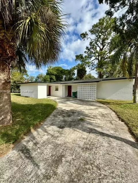 Other City - In The State Of Florida, FL 32922,708 IXORA AVE
