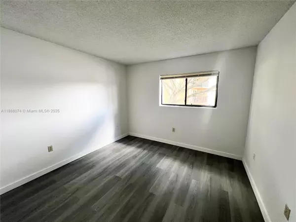 Pembroke Pines, FL 33025,350 W Palm Cir W #207