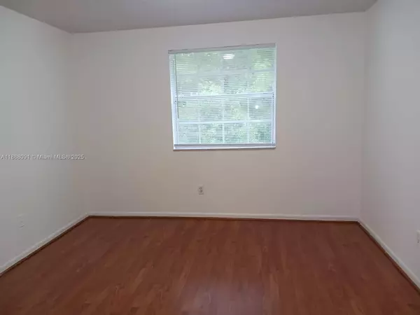 Hialeah, FL 33015,18328 NW 68th Ave #O