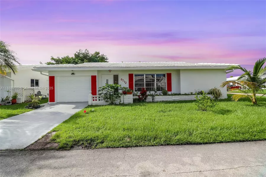 6712 NW 73rd St, Tamarac, FL 33321
