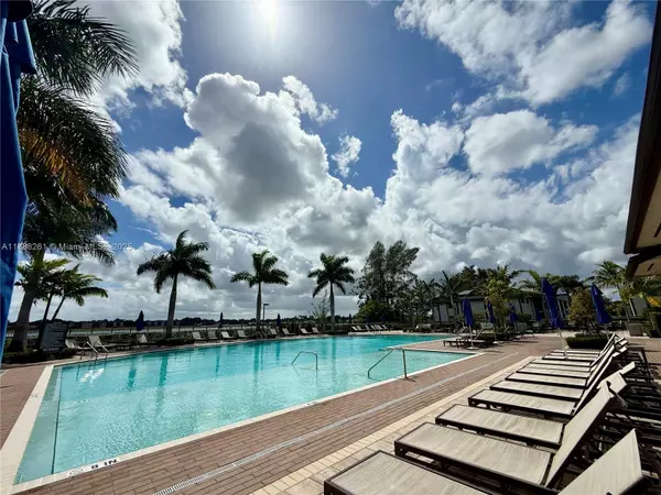 Miami, FL 33179,400 NE 208th Ter #400
