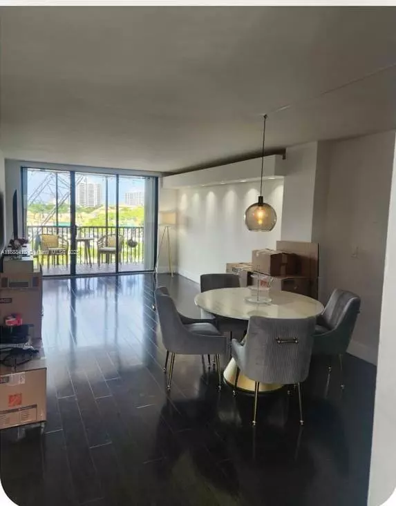 Aventura, FL 33180,3475 N Country Club Dr #519