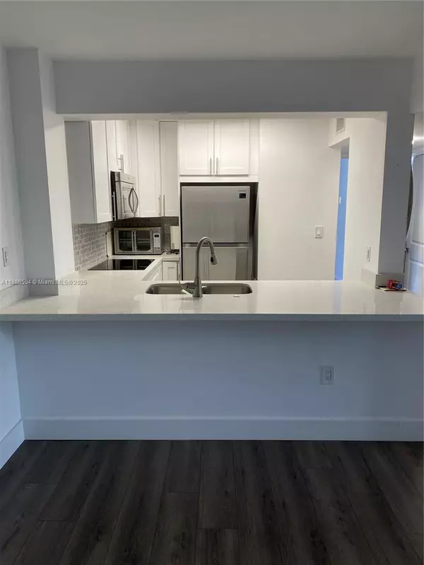 Miami, FL 33129,126 SW 17th Rd #208