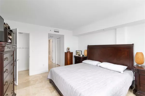 Miami Beach, FL 33139,1800 Sunset Harbour Dr #809