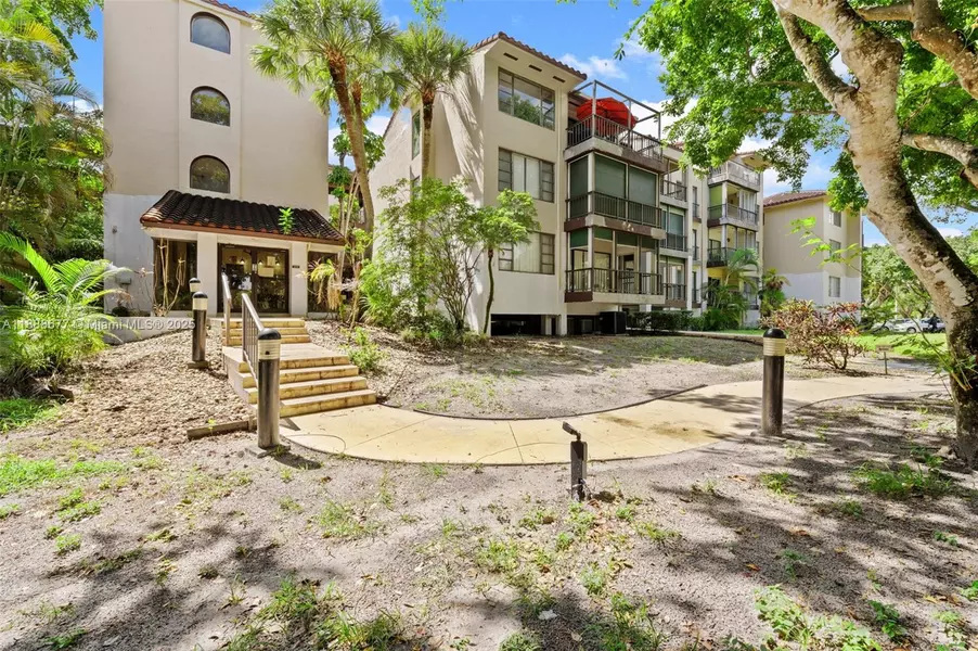 6060 S Falls Cir Dr #409, Lauderhill, FL 33319