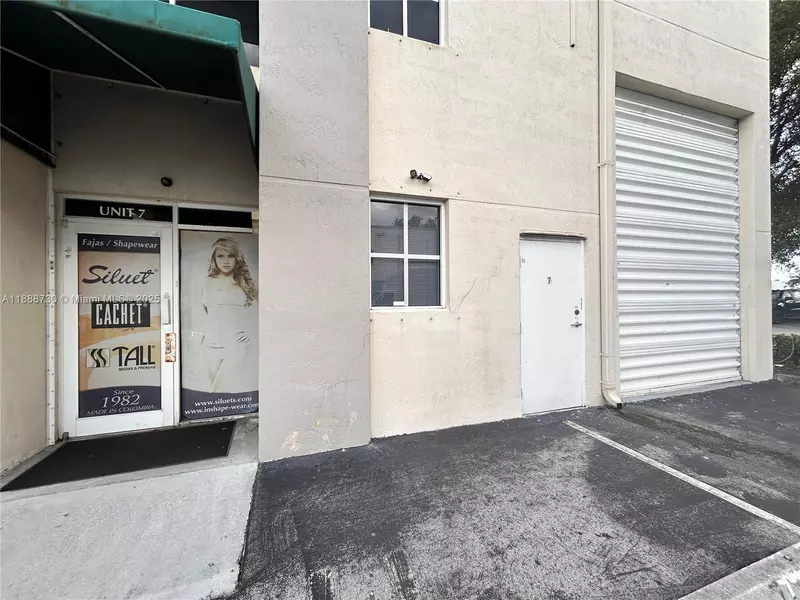 5930 NW 99th Ave #7, Doral, FL 33178