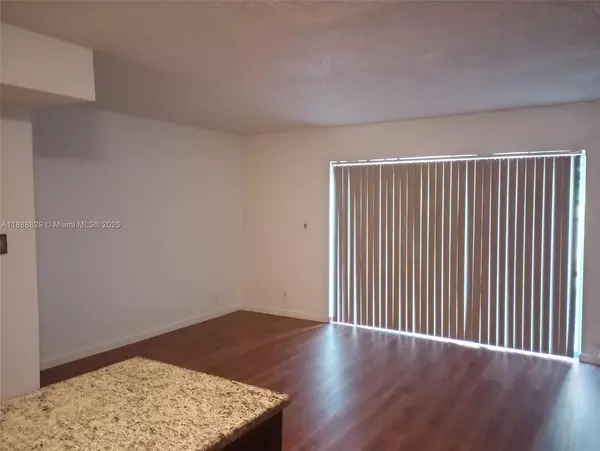 Lauderhill, FL 33313,5845 Blueberry Ct #84