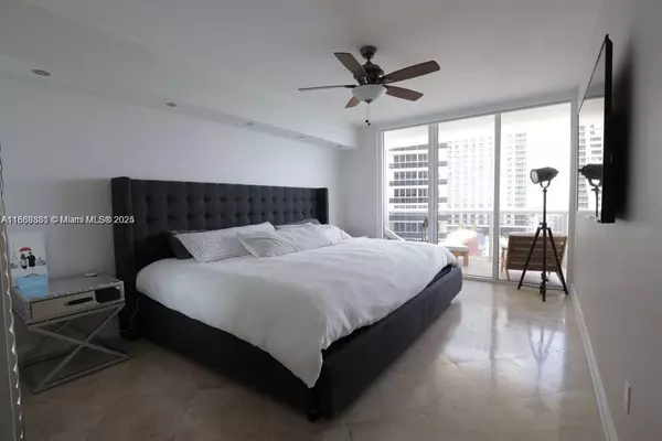 Hallandale Beach, FL 33009,1830 S Ocean Dr #2011