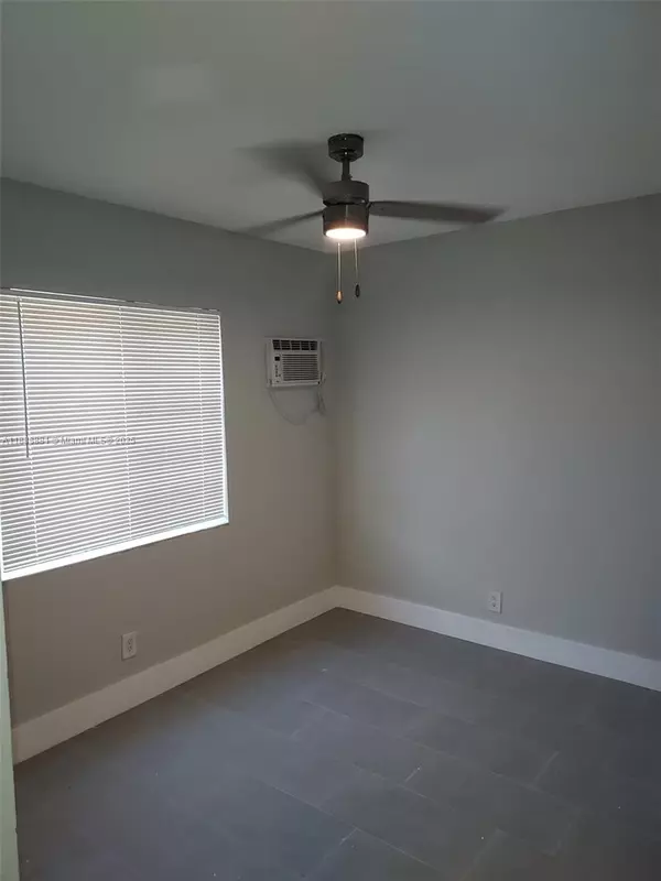 Fort Lauderdale, FL 33312,808 SW 14th Ter #4