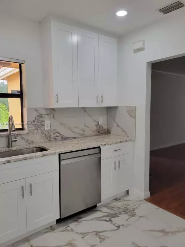 3883 Coral Tree Cir #3883, Coconut Creek, FL 33073