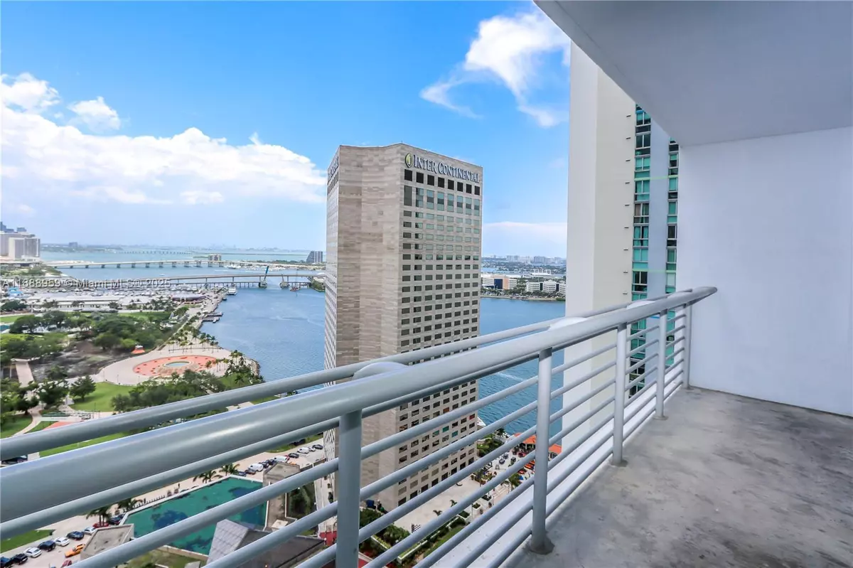 Miami, FL 33131,325 S Biscayne Blvd #2820