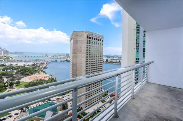 325 S Biscayne Blvd #2820, Miami, FL 33131