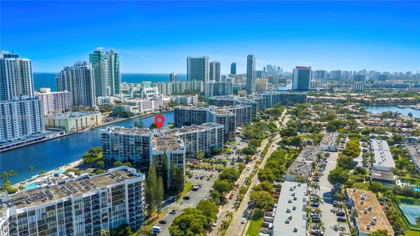 800 Parkview Dr #224, Hallandale Beach, FL 33009