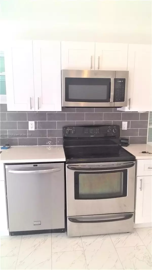 West Palm Beach, FL 33407,710 52nd St