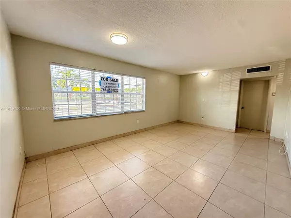 6575 W 4th Ave #111, Hialeah, FL 33012