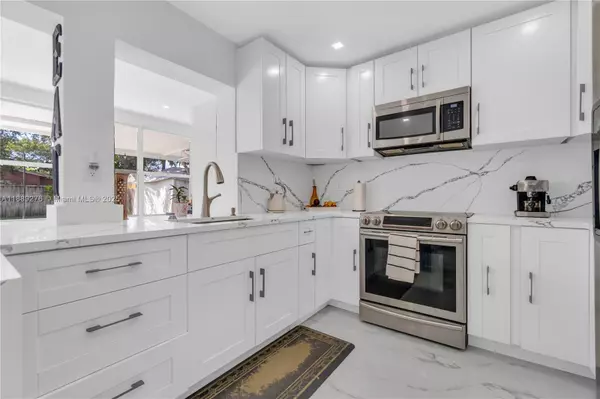 Hollywood, FL 33024,6320 Harding St