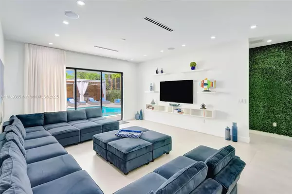 Miami, FL 33127,121 NW 41st St