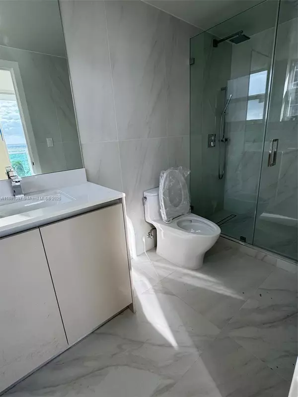 Hollywood, FL 33019,3001 S Ocean Dr #511