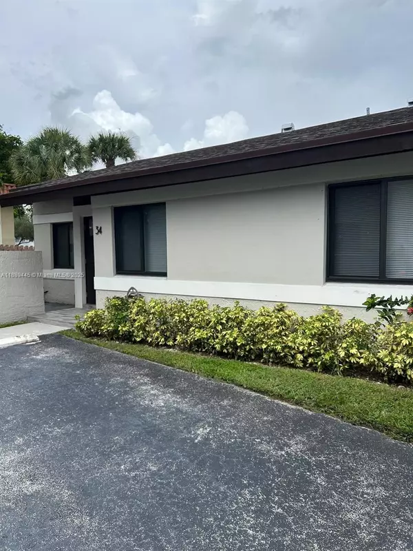 Miami, FL 33196