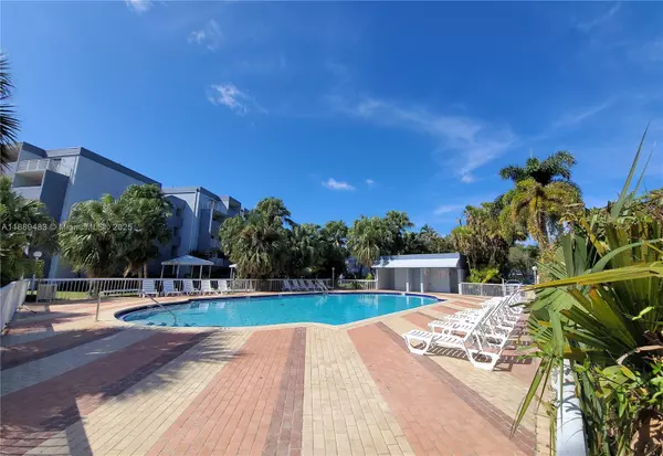 Miami, FL 33172,9367 Fontainebleau Blvd #G234