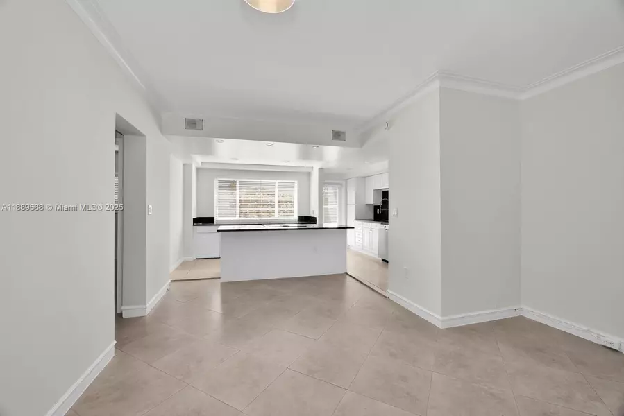 940 Sevilla Ave #104, Coral Gables, FL 33134