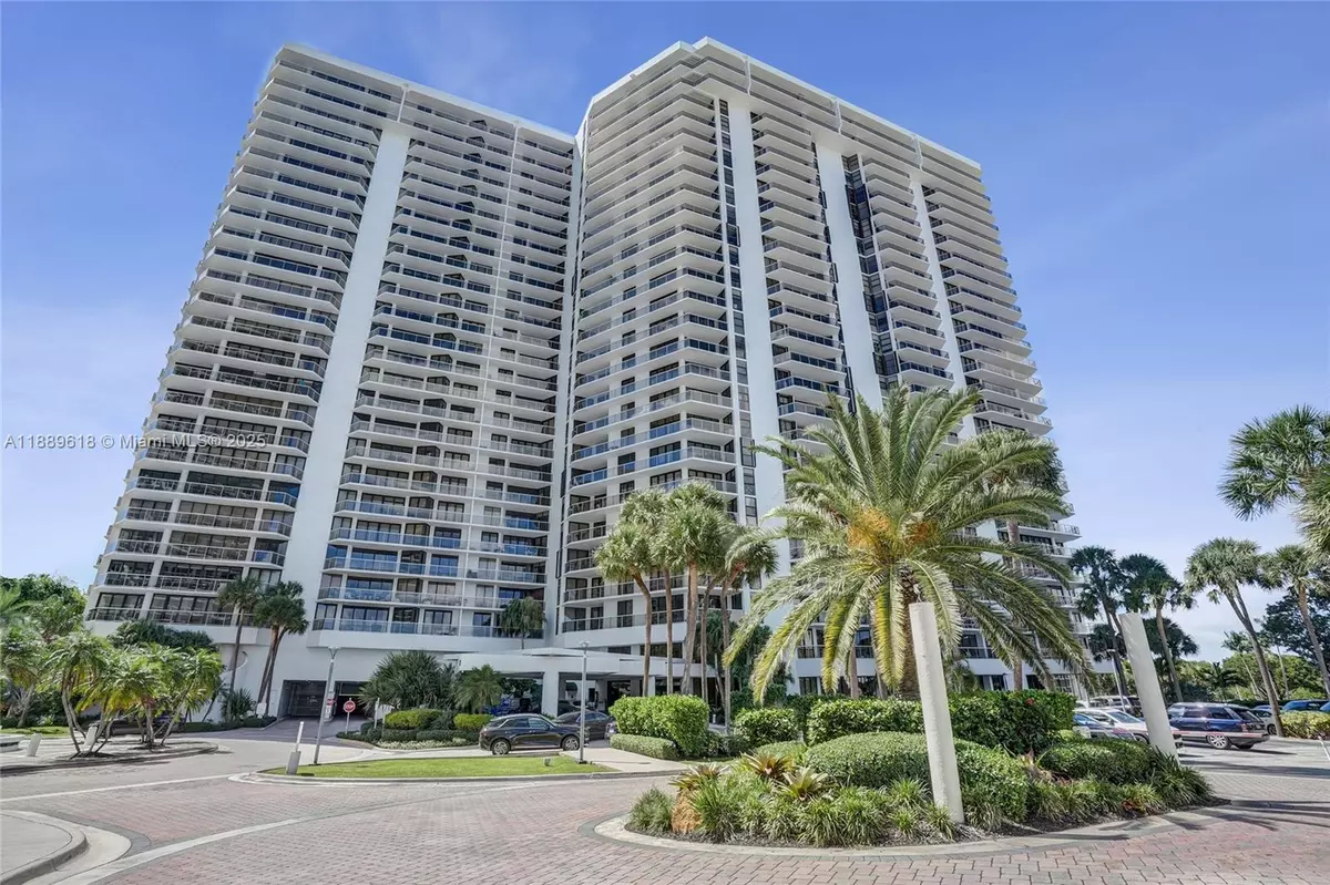 Aventura, FL 33180,20281 E Country Club Dr #2110