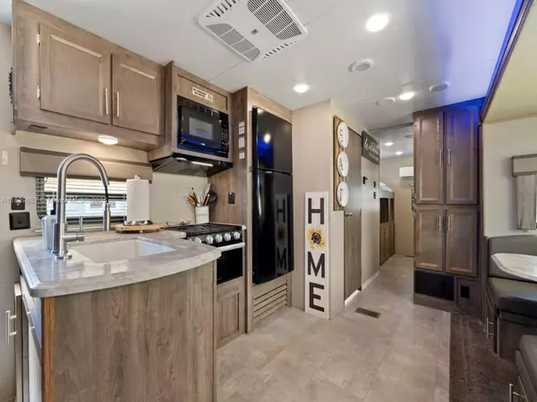 Key Largo, FL 33037,325 Calusa ST 497