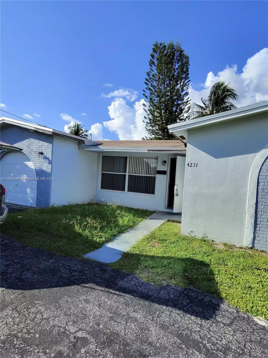 Lauderhill, FL 33313,4231 NW 27th St #N/A