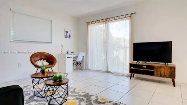 328 NW 12th Ave #8, Miami, FL 33128