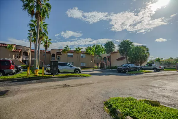 8630 SW 3rd St #102, Pembroke Pines, FL 33025