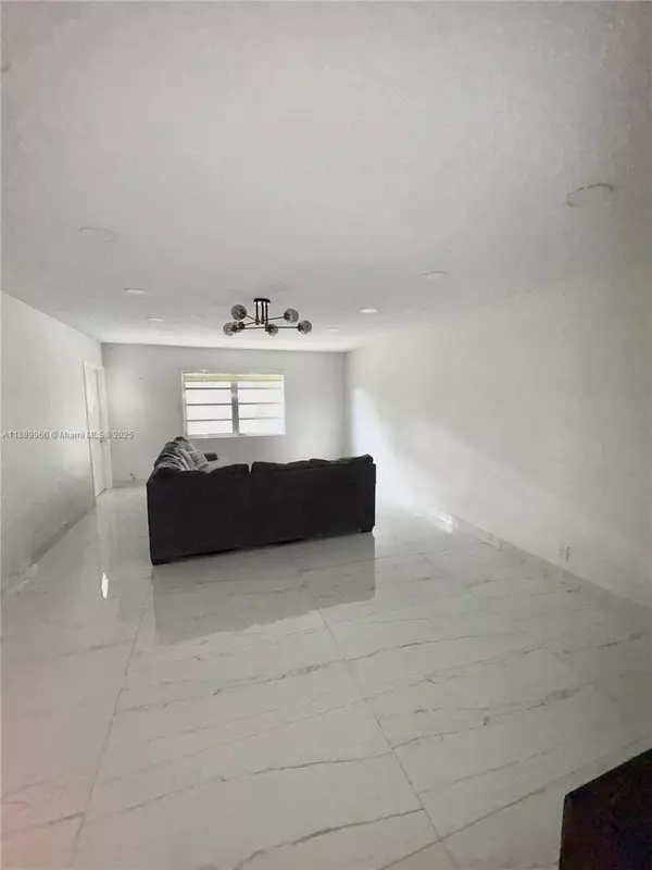 Dania Beach, FL 33314,5140 SW 40th Ave #27C