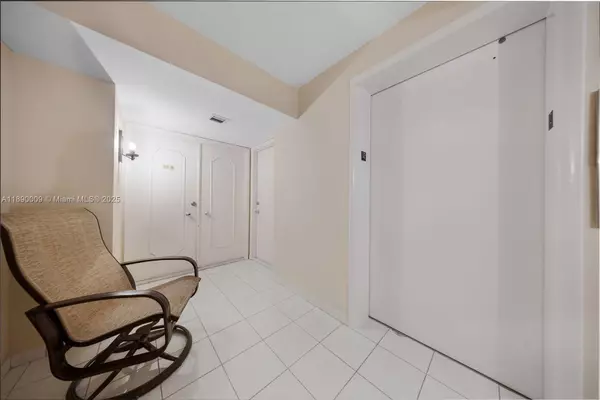 Fort Lauderdale, FL 33308,4280 Galt Ocean Dr #12H