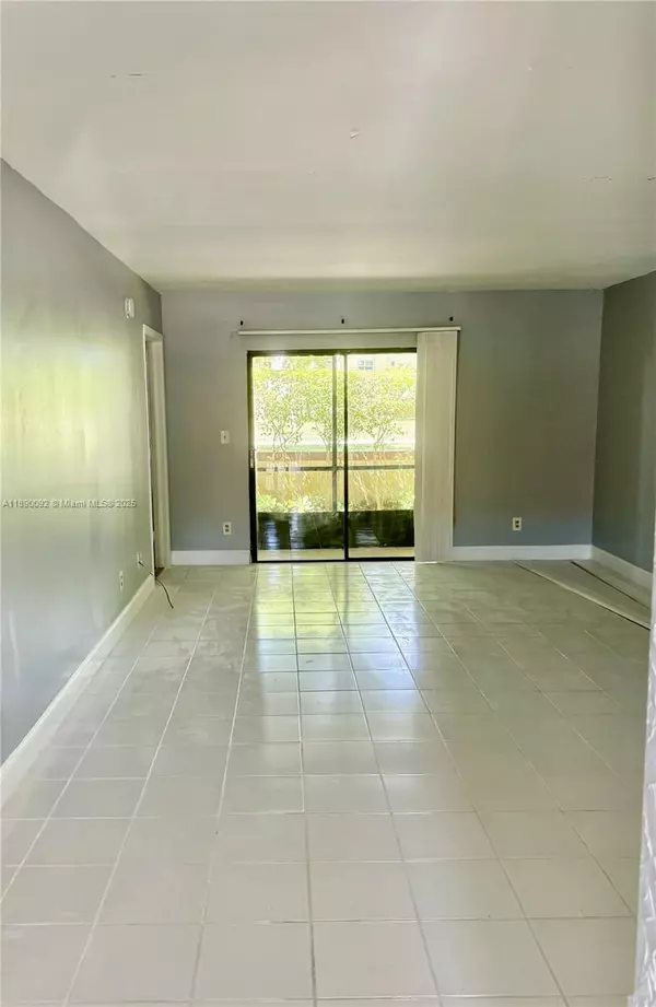 Boca Raton, FL 33428,9539 Boca Cove Cir #105