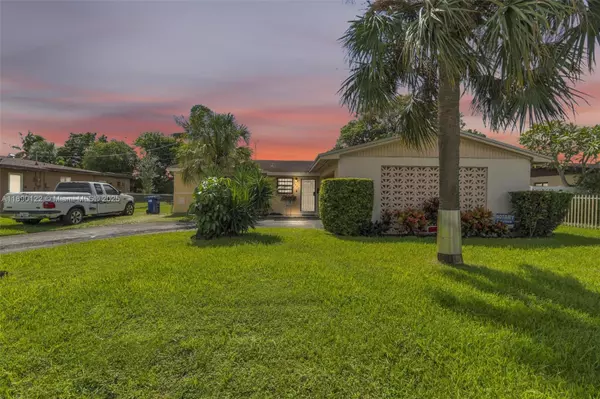 2860 NW 184th St, Miami Gardens, FL 33056