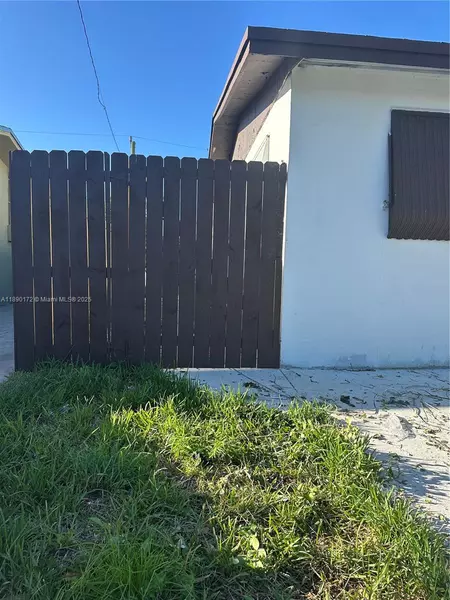 7820 NW 175th St ##2, Hialeah, FL 33015