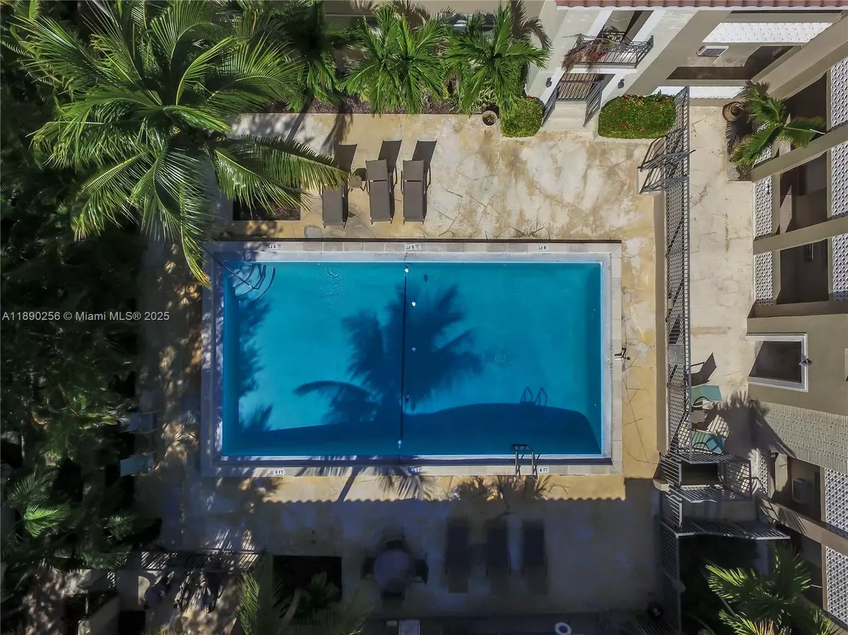 Coral Gables, FL 33133,125 Edgewater Dr #11