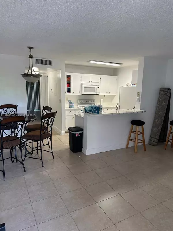 1527 W Meadows Cir W #1527, Boynton Beach, FL 33436