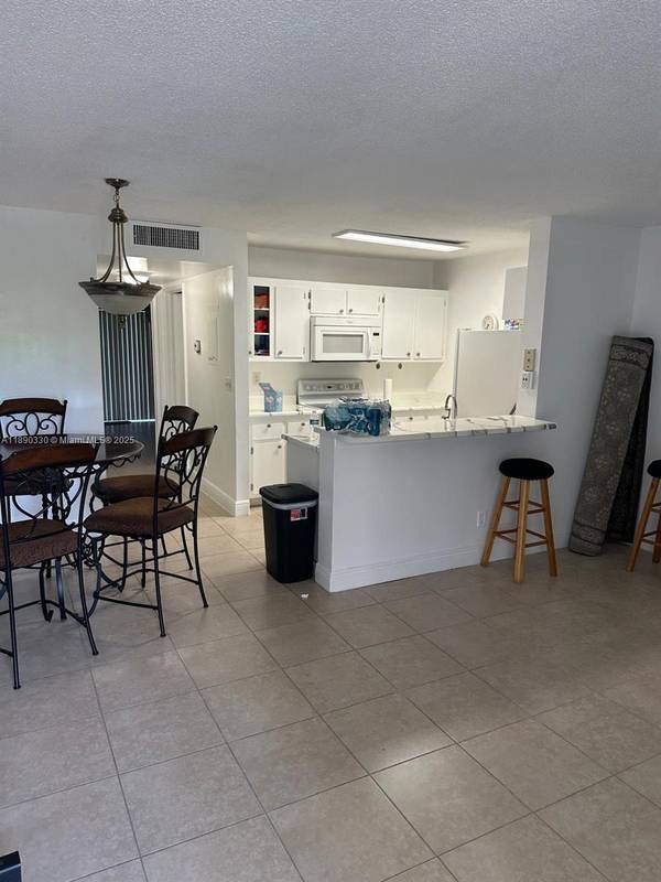 1527 W Meadows Cir W #1527, Boynton Beach, FL 33436