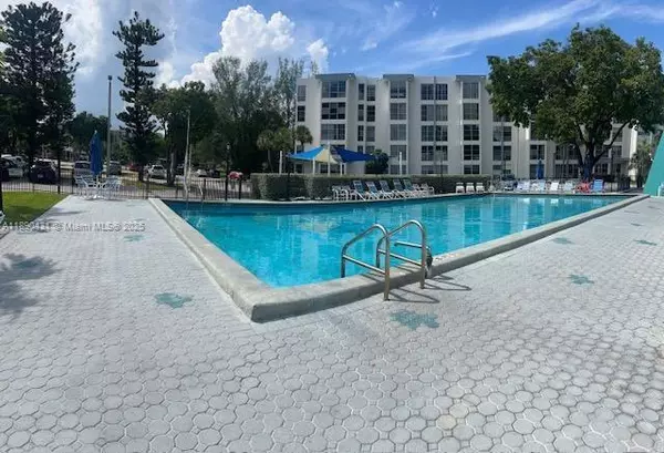 17560 Atlantic Blvd #203, Sunny Isles Beach, FL 33160
