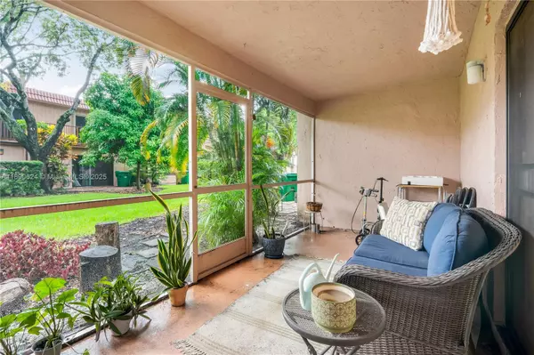 Davie, FL 33324,3 Laredo Pl #6-10