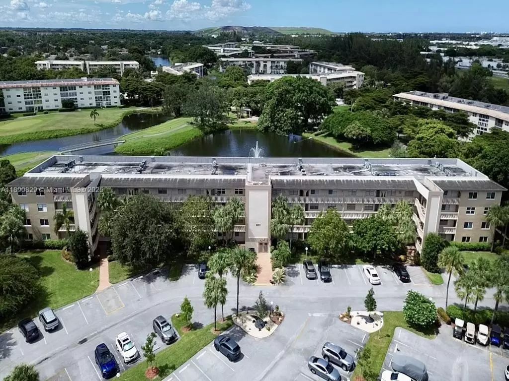 Coconut Creek, FL 33066,4301 Martinique Cir #E4