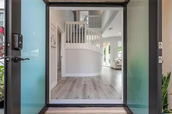 Weston, FL 33327,925 Briar Ridge Rd