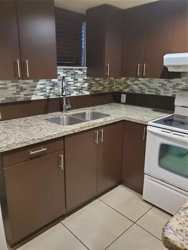 8290 Lake Dr #303, Doral, FL 33166