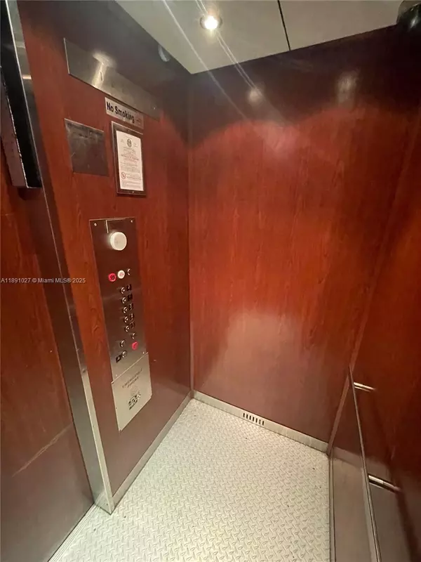 North Miami, FL 33181,1805 Sans Souci Blvd #231